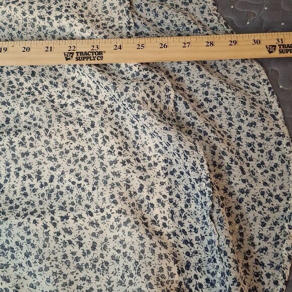 Liz Claiborne Blue Patterned Sleeveless Blouse size XL - Picture 6 of 6